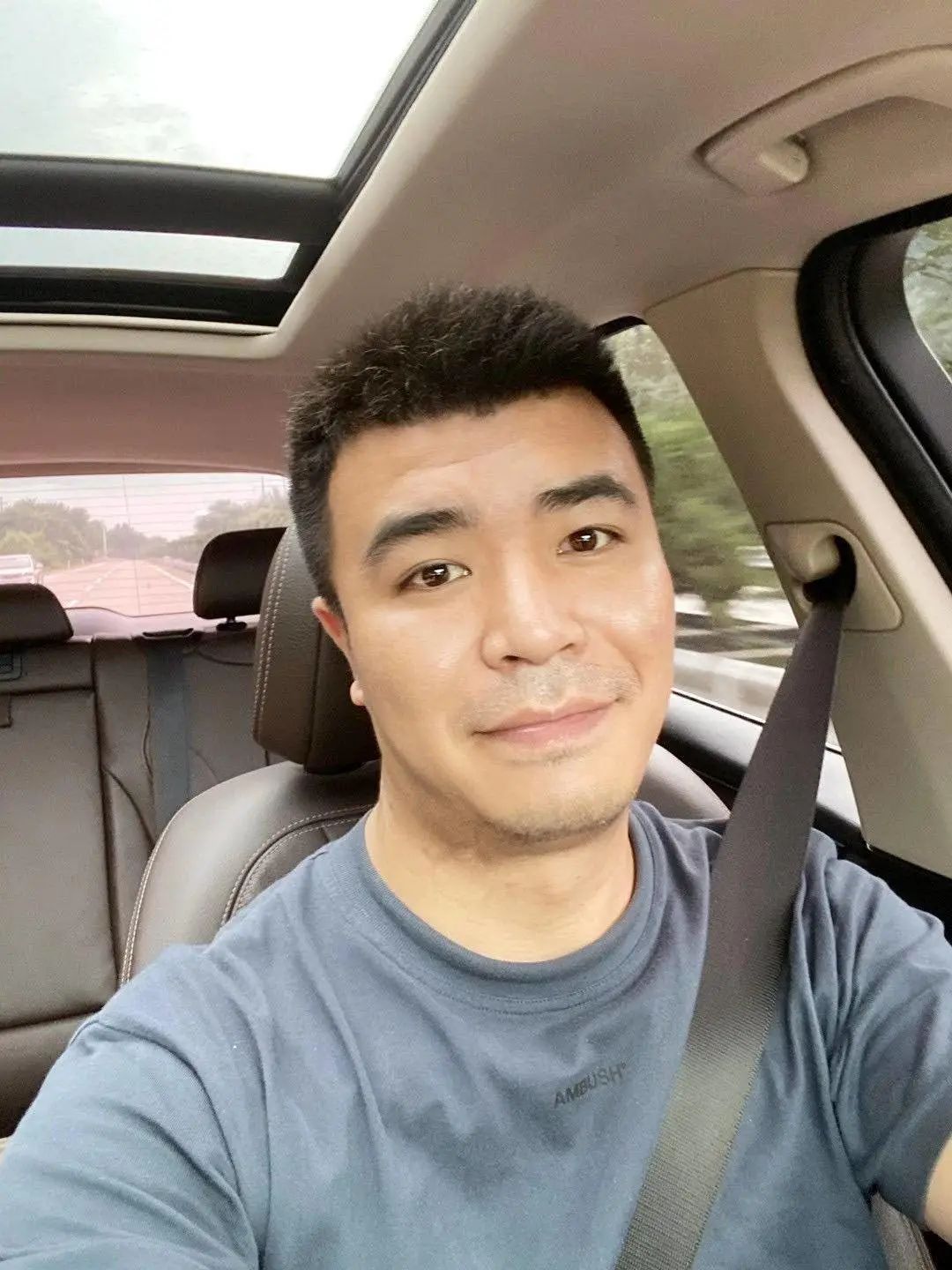 在拥有400万博卡的年轻人背后2