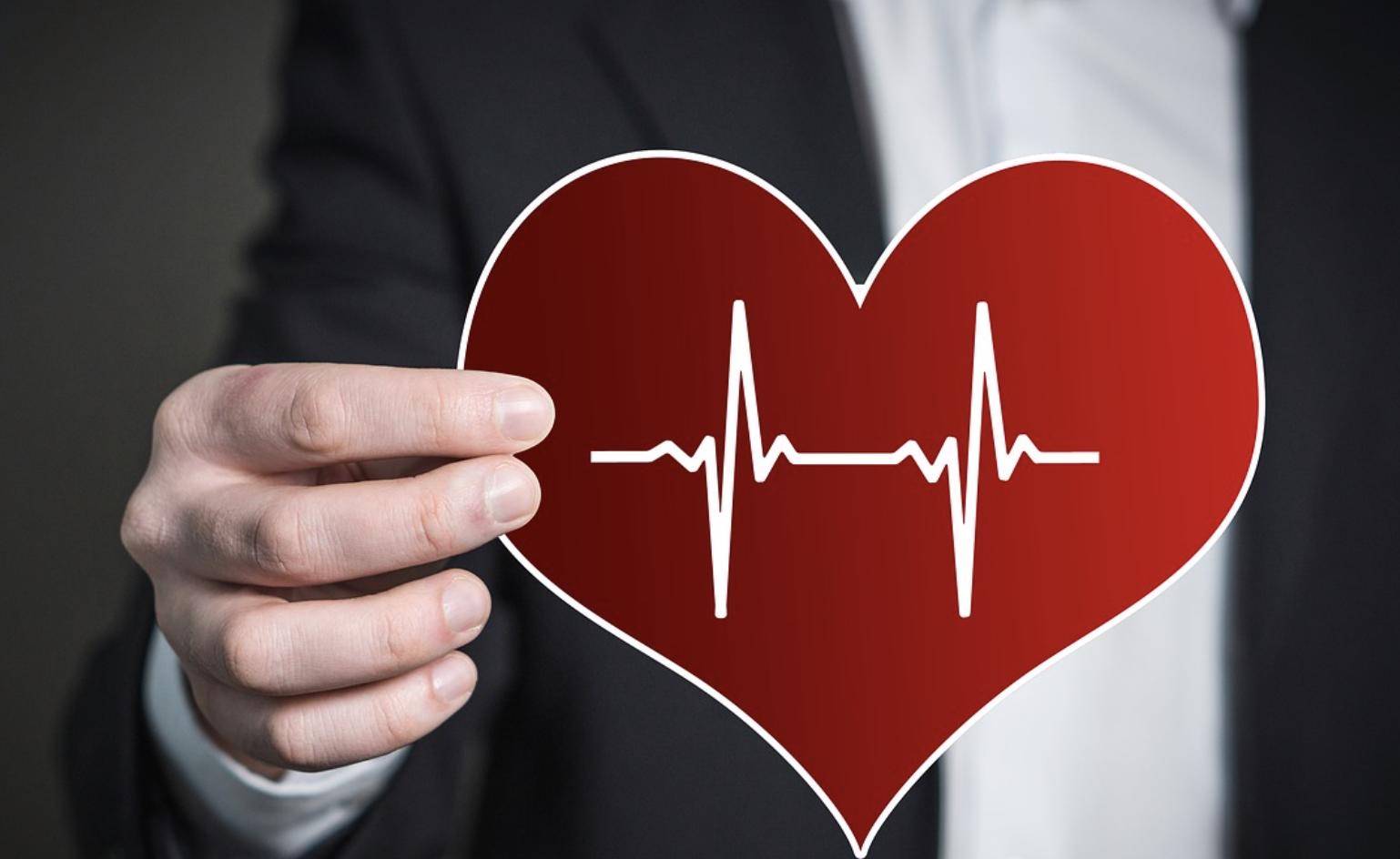 比特币一度跌破1万美元。是交易所崩盘还是跟随美国黄金崩盘？