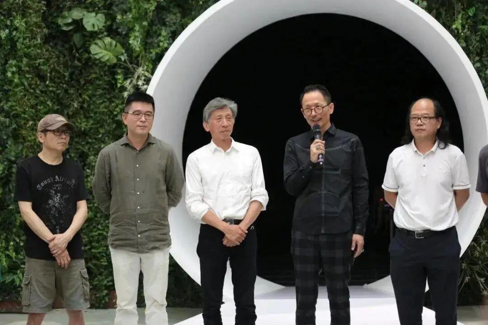 抽象艺术家刘刚：技术奇点已经到来，区块链加密艺术打破传统界限