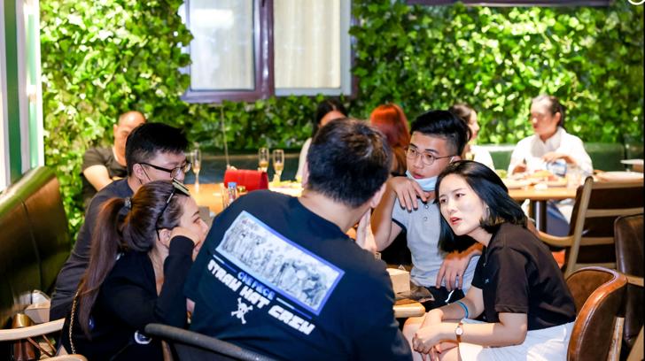 以酒会友，畅谈未来1