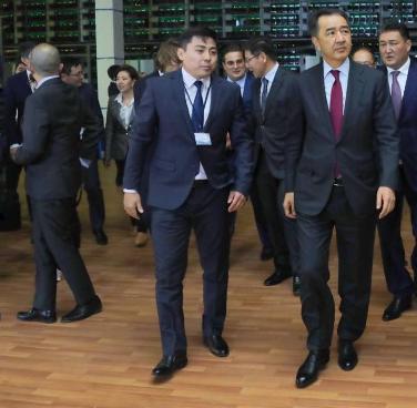 旱季就要来了。中国矿工要去哈萨克斯坦淘金？2