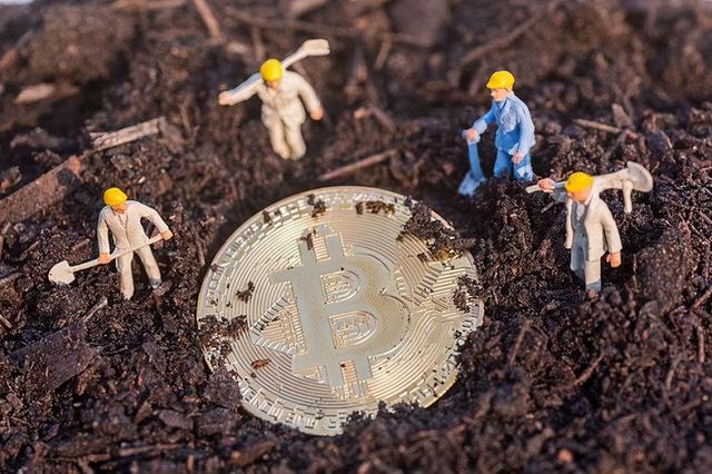 一枚比特币涨到10.5万,市值2万亿的背后,小心一把把的镰刀4 一枚比特币涨到10.5万,市值2万亿的背后,小心一把把的镰刀4