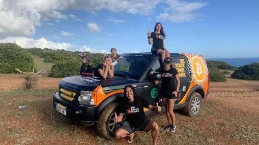 四年来，荷兰一个五口之家旅行40个国家只需支付比特币