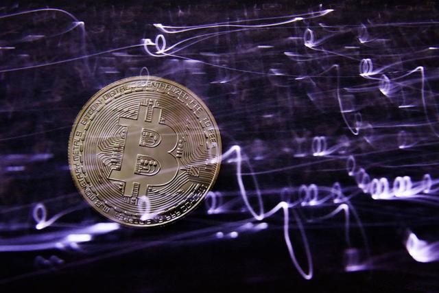 晚间比特币再创新高，更多的是慢涨2