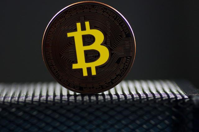 比特币史上首次突破3万美元2