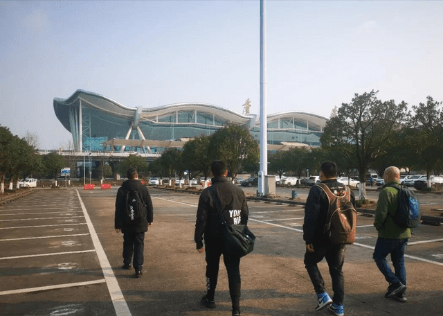 巴中男子想买采矿机挖比特币赚钱，却被骗了16万元！1