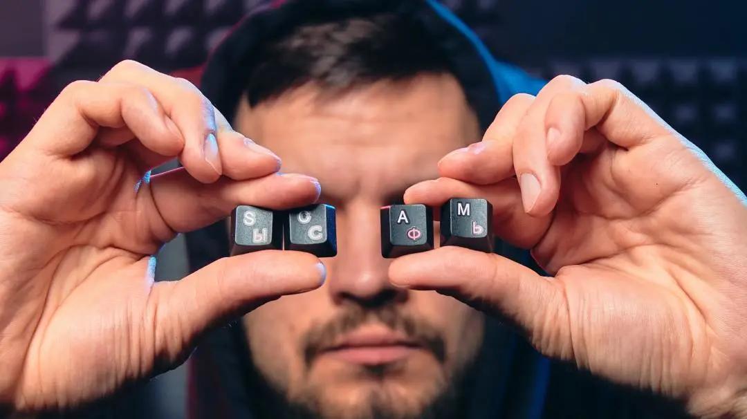 谁负责CEX公共链中cefi项目的运营？