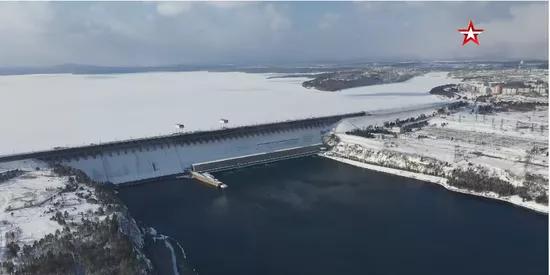 这是超出逻辑和以上的理由!俄军在西伯利亚挖比特币1 这是超出逻辑和以上的理由!俄军在西伯利亚挖比特币1