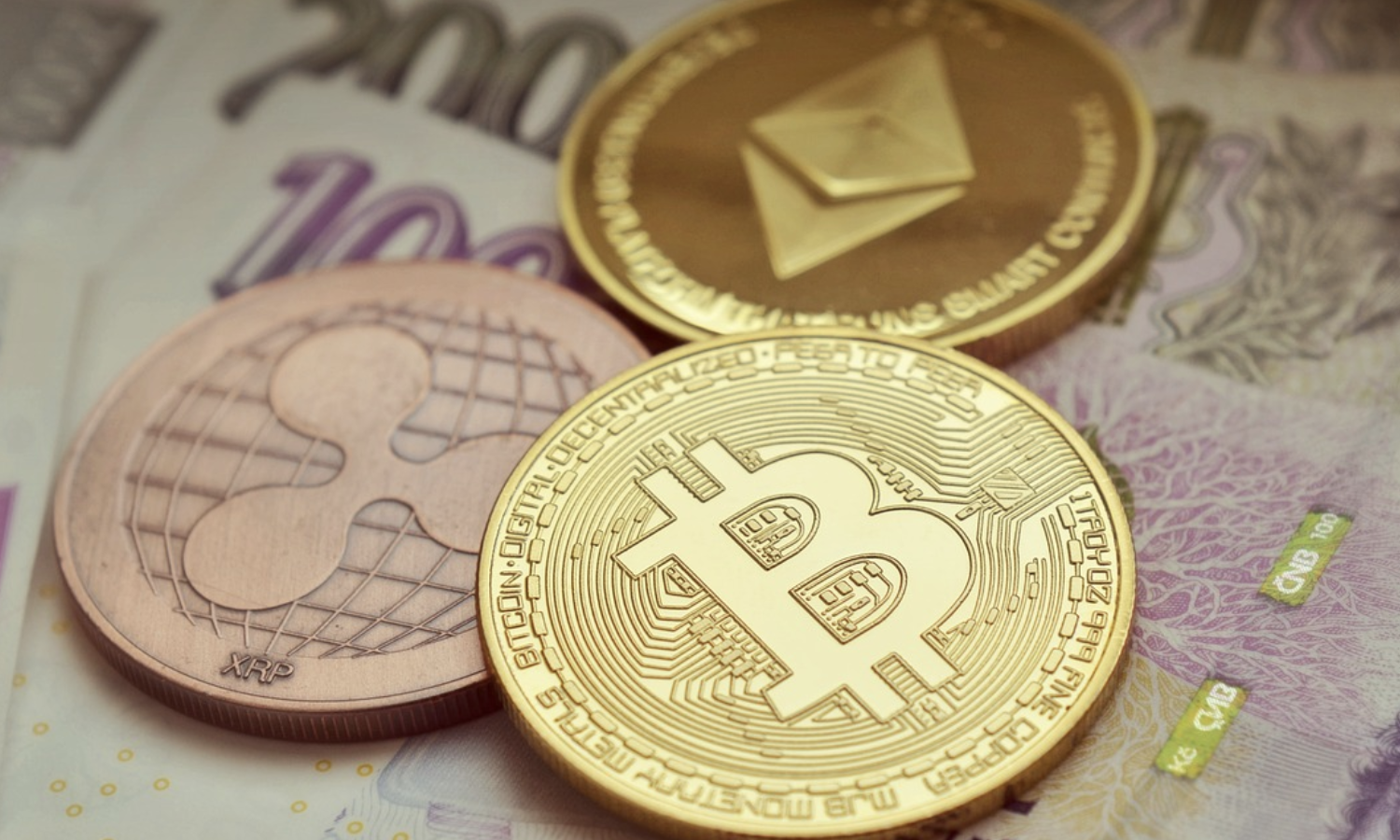 比特币突破60000美元历史新高，多重利好同时推动