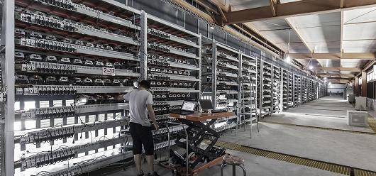 比特币价值几十万！每个人都能挖，有了家用电脑，我们还能挖多久？4