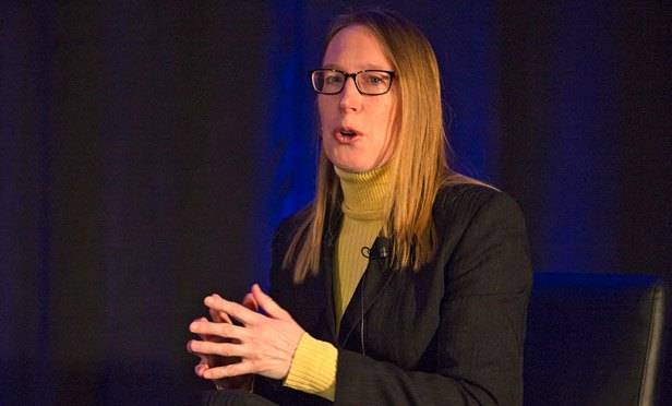 “加密之母”Hester Peirce：政府禁止比特币是愚蠢的