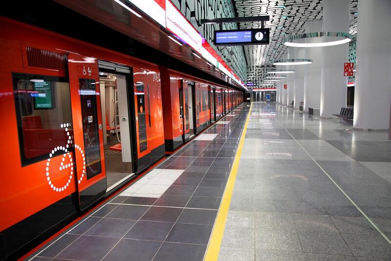 金融：城市公共地铁2