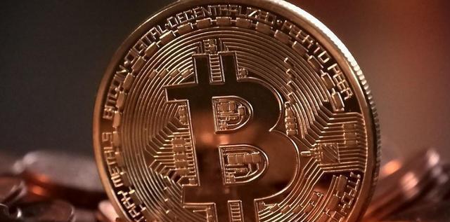 一枚比特币已经涨到37万。我们用家用电脑能挖多久？1