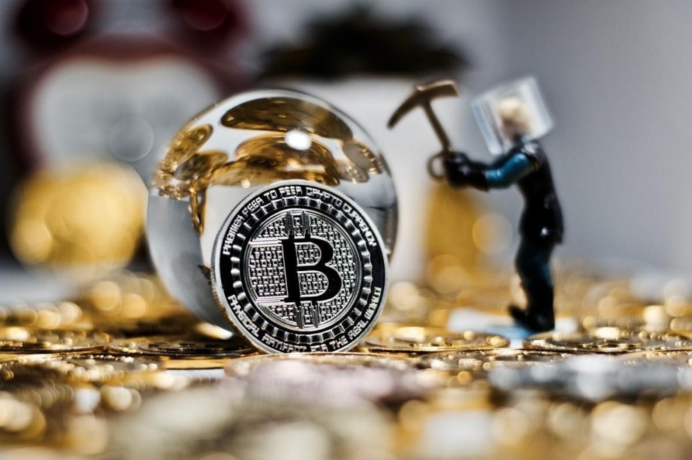 由于中国重申打击矿业,比特币暴跌12% 由于中国重申打击矿业,比特币暴跌12%