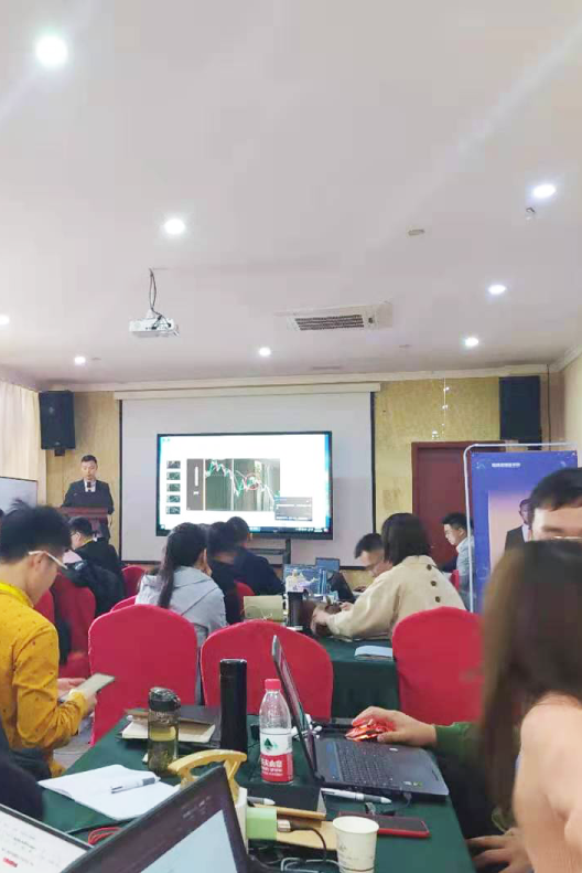 穿越牛熊，稳中求进！经纬度学院杭州第五期开课啦！8