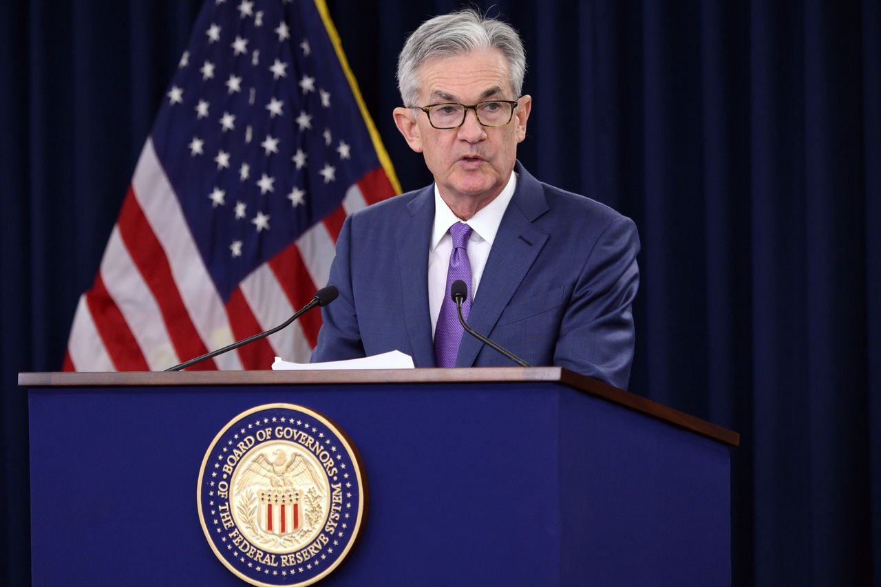 美联储将维持基准利率不变，并在2023年底前两次加息，将整体通胀预期提高至3.4%