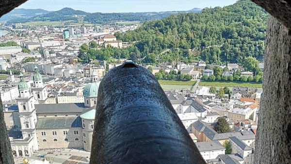 美元化的失败还是比特币合法化的破坏