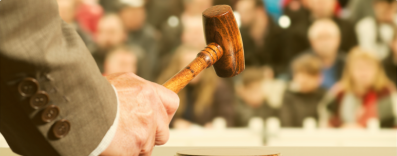 卡鲁拉在草间町的一场价值1亿美元的平行连锁拍卖中获胜