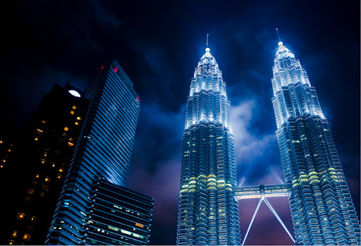 马来西亚警方用压路机摧毁了1000多台矿机以惩罚盗窃电力挖矿