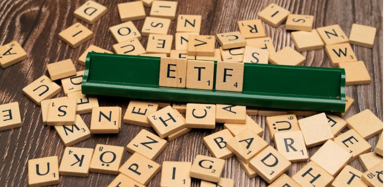 证监会主席透露香港正在考虑允许现货加密货币ETF 证监会主席透露香港正在考虑允许现货加密货币ETF