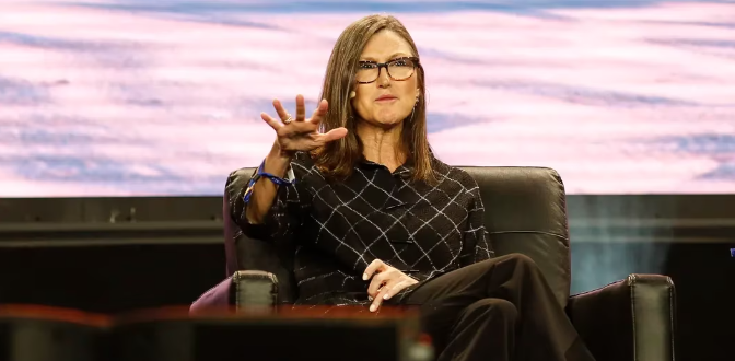 凯西·伍德(Cathie Wood)喜欢比特币作为通货紧缩和通货膨胀的对冲工具 凯西·伍德(Cathie Wood)喜欢比特币作为通货紧缩和通货膨胀的对冲工具